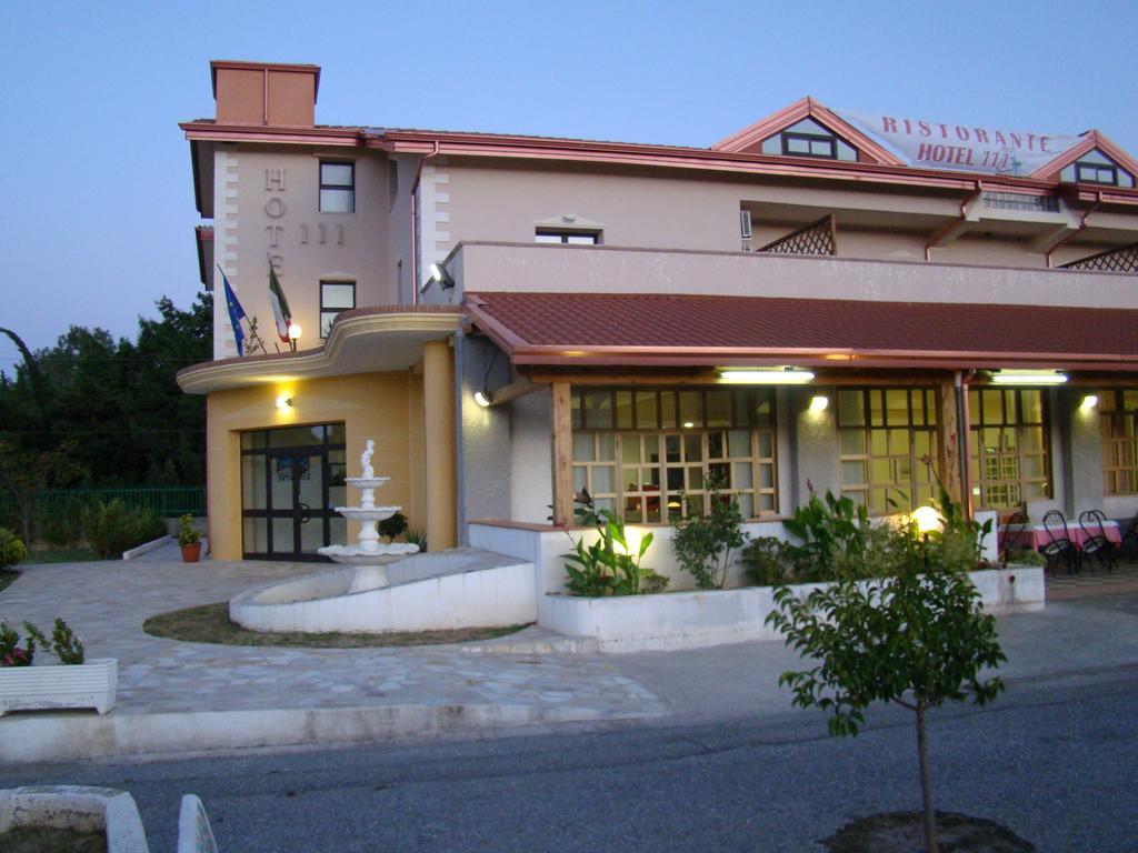 Hotel Ristorante111 Villapiana Exteriör bild