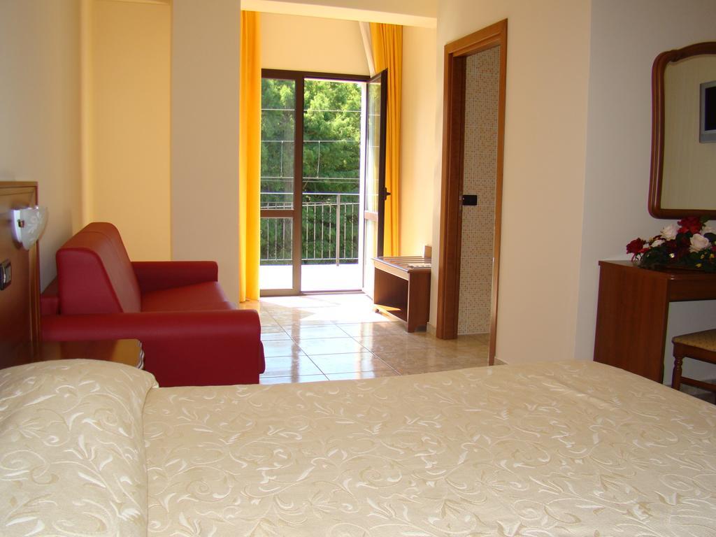 Hotel Ristorante111 Villapiana Rum bild