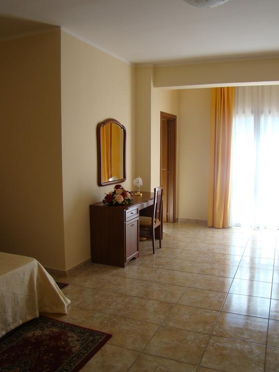Hotel Ristorante111 Villapiana Rum bild